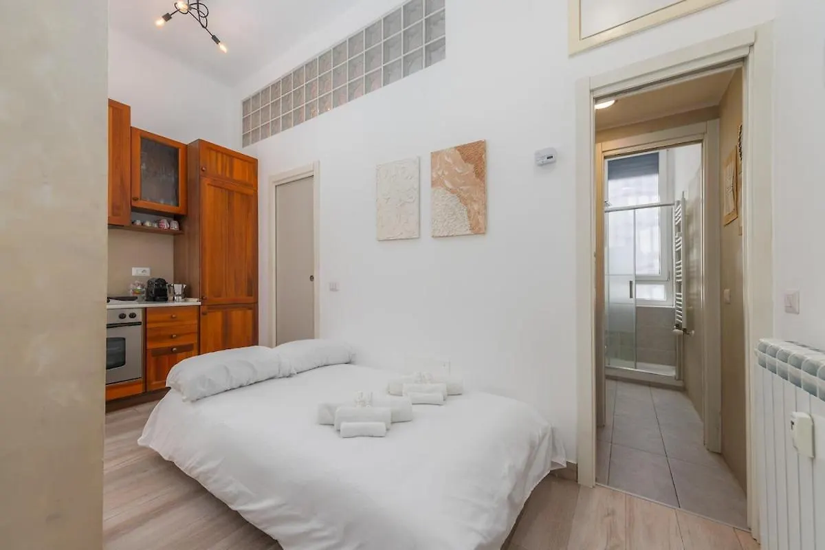 Near To Direct Metro To Duomo And Central Station - Quiet Milan Apartment